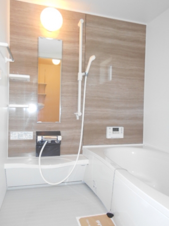 バス・シャワールーム　コンパクトで使いやすいお風呂です