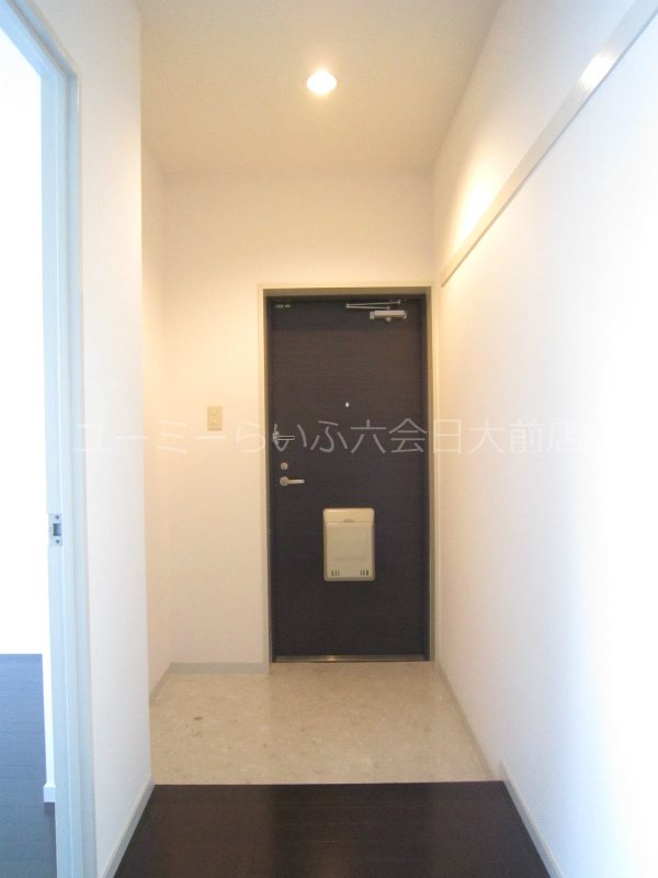 玄関　※別部屋参考写真