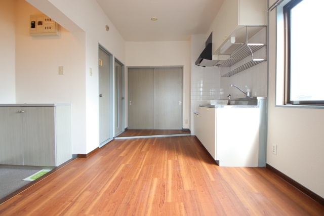 居室・リビング　※他号室の参考写真です