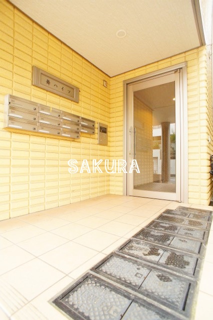 エントランス　管理の行き届いたエントラスです♪