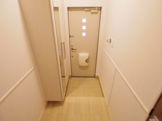 玄関　同型逆転タイプ