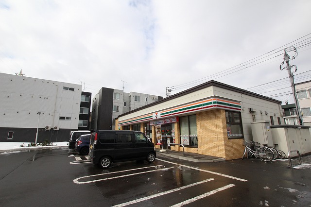 コンビニ　セブンイレブン札幌美園10条店（コンビニ）まで496m