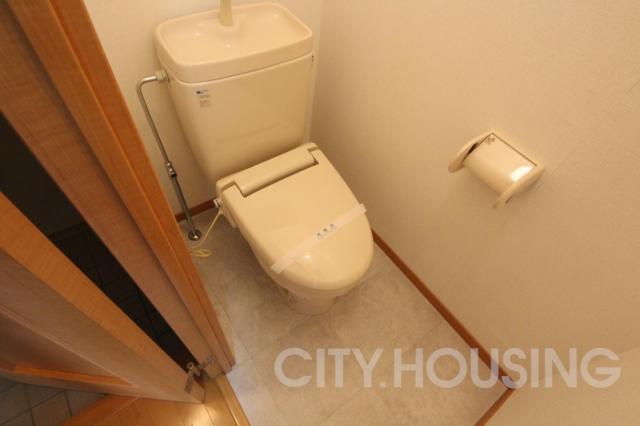 トイレ　※同タイプ部屋の写真です。