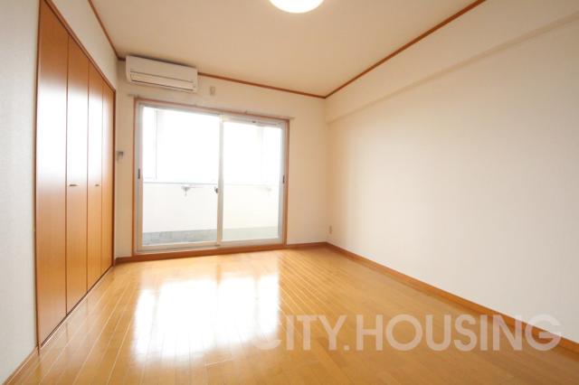 居室・リビング　※同タイプ部屋の写真です。