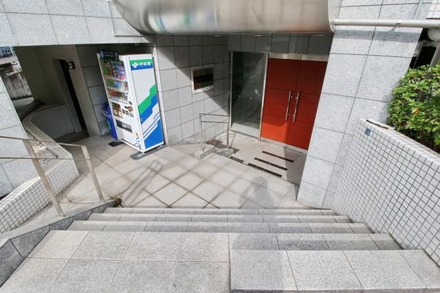 エントランス　☆正面玄関☆