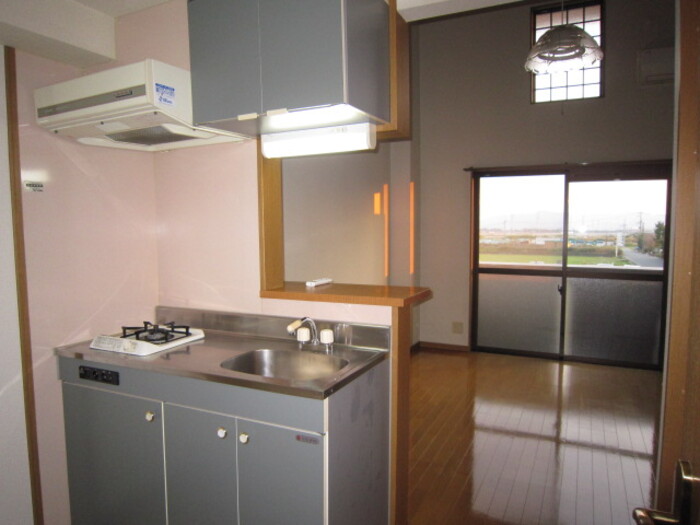 キッチン　※同タイプの部屋写真です