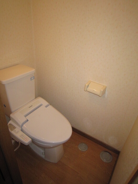 トイレ　※同タイプの部屋写真です
