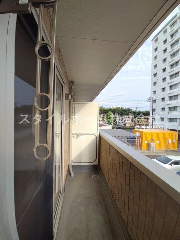 バルコニー　バルコニーからの眺めを楽しみながら食事をしませんか