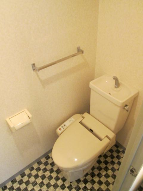 トイレ　落ち着いたトイレです