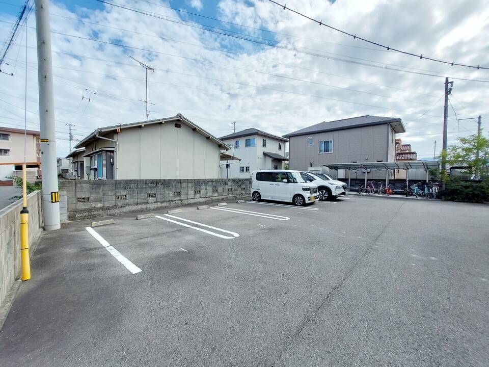 駐車場　駐車場