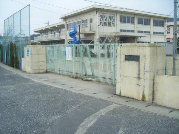 小学校　浅口市立金光小学校（小学校）まで522m