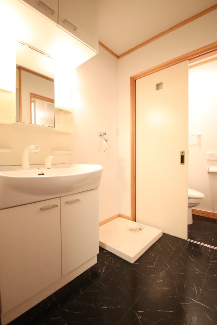 洗面設備　※参考写真のため現況優先です。