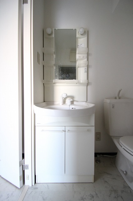 洗面設備　同物件別号室の写真です。