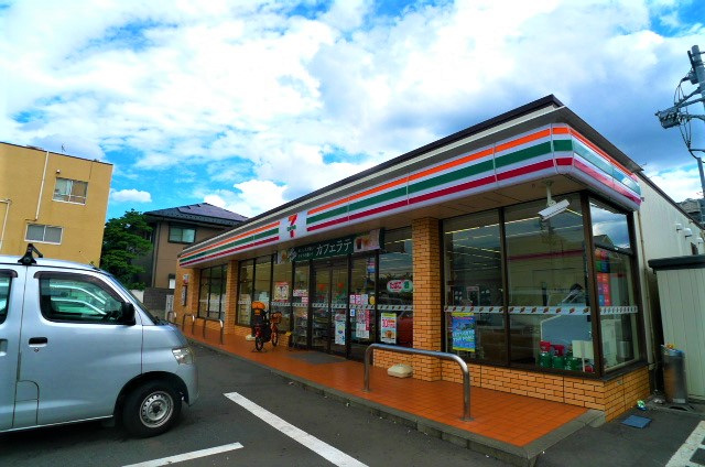 コンビニ　セブンイレブン小平仲町店（コンビニ）まで653m