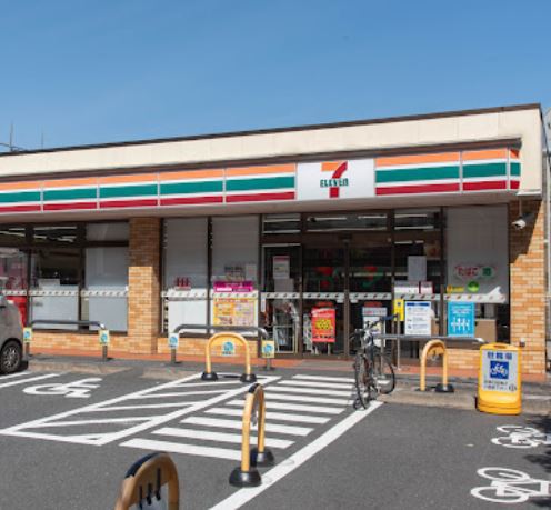 コンビニ　セブン－イレブン世田谷経堂３丁目店（コンビニ）まで1050m