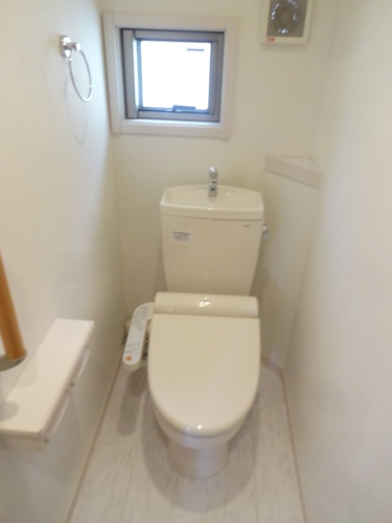 トイレ　トイレ