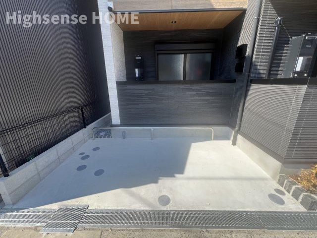 玄関　収納もある玄関です
