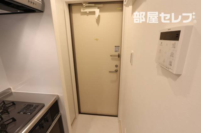 玄関　※１０１号室の写真参照