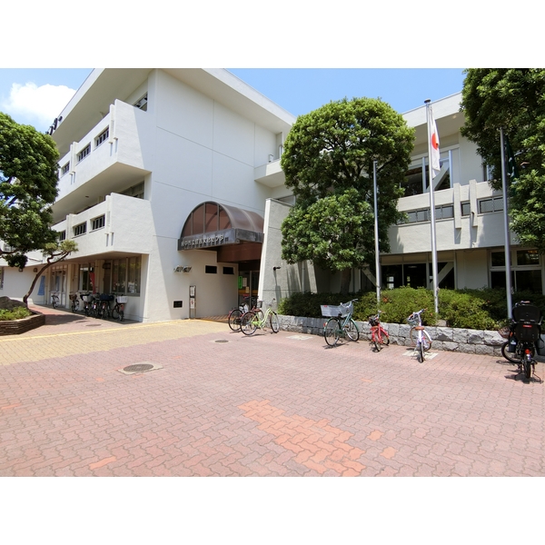 図書館　住吉図書館（図書館）まで831m
