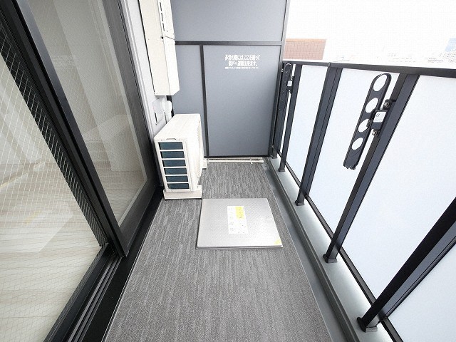 バルコニー　バルコニーからの眺めを楽しみながら食事をしませんか