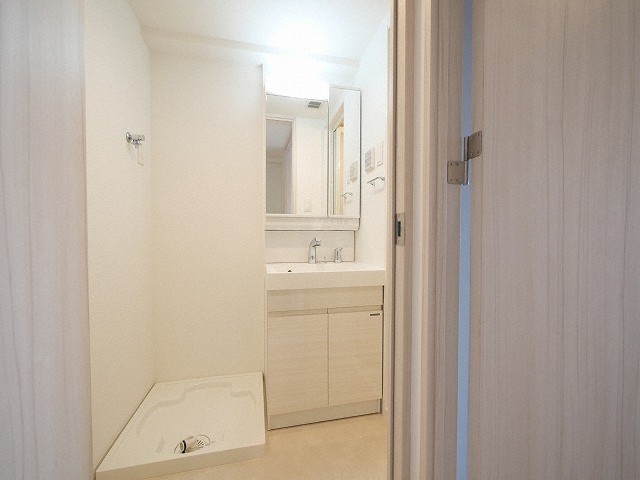 洗面設備　広い洗面スペース