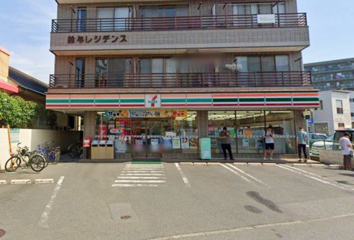 コンビニ　セブンイレブン（コンビニ）まで204m