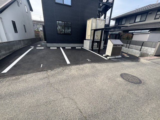 駐車場　駐車場に車を止められます