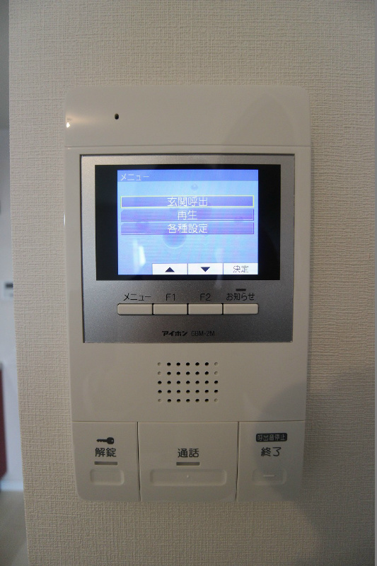 セキュリティ　TVモニタ付きインターホンで防犯面も安心です♪
