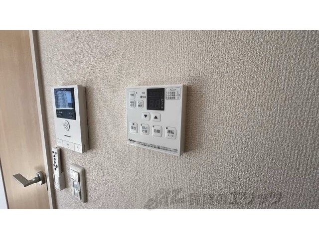 その他設備　給湯器リモコン