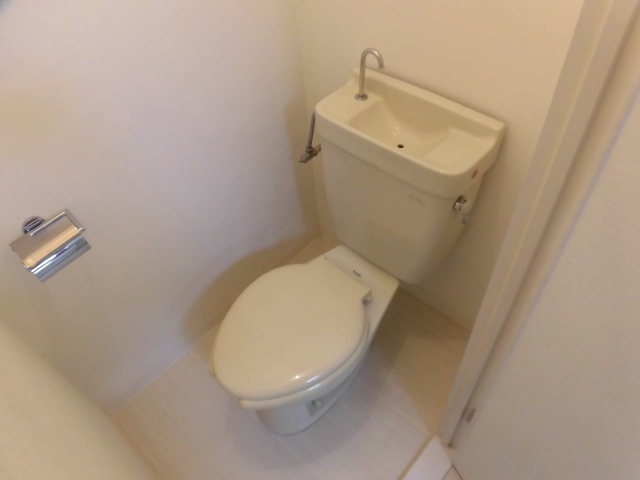 トイレ　綺麗で清潔感あるトイレです