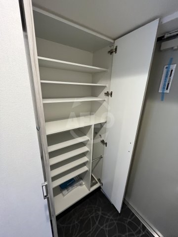 収納　セオリー大阪ルチア　シューズボックス