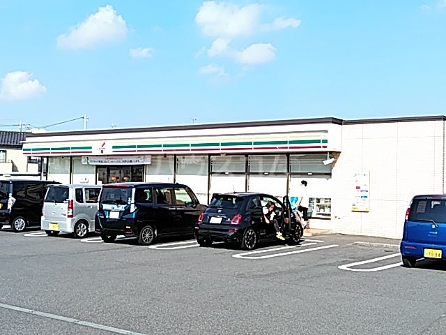 コンビニ　セブンイレブン（コンビニ）まで713m