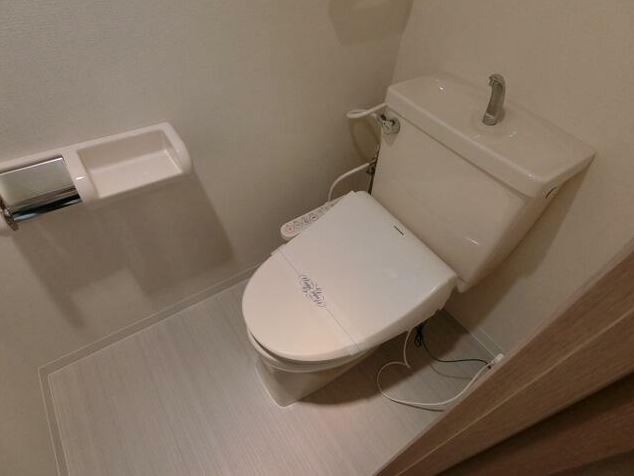 トイレ　※同仕様写真含む