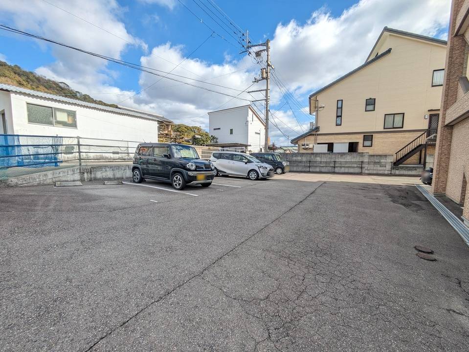 駐車場　駐車場
