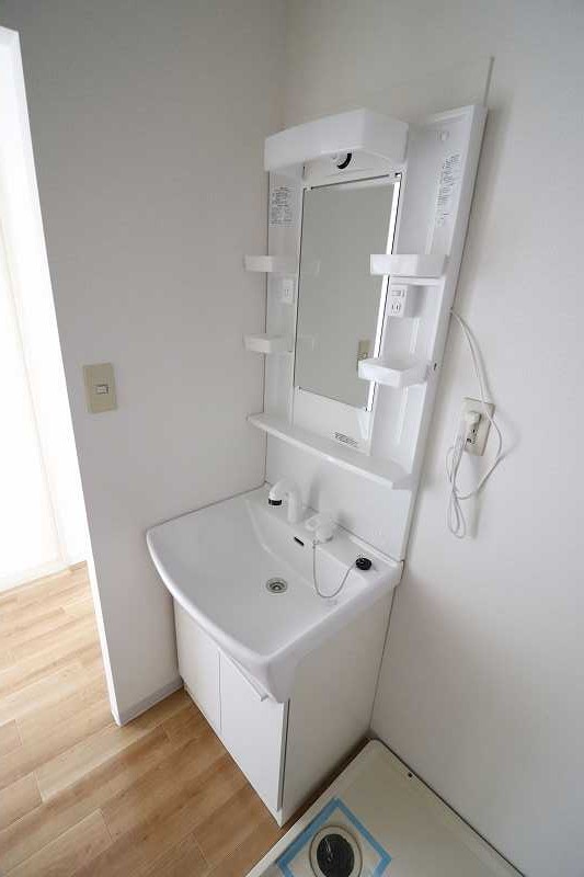 洗面設備　※同物件、別部屋になります。