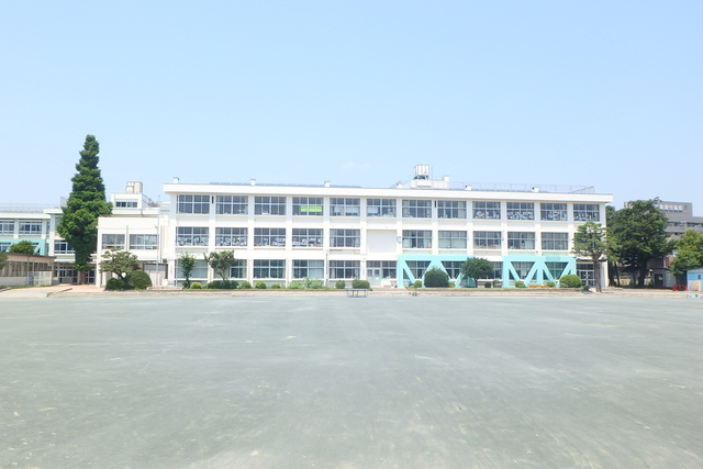 小学校　藤沢市立長後小学校（小学校）まで650m