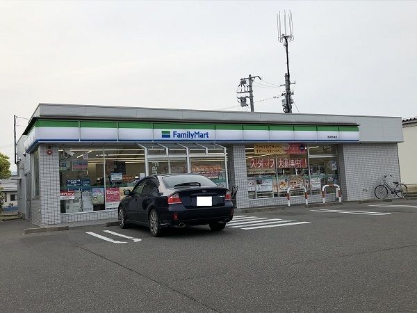 コンビニ　ファミリーマート野神店（コンビニ）まで270m