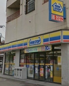 コンビニ　ミニストップ（コンビニ）まで270m