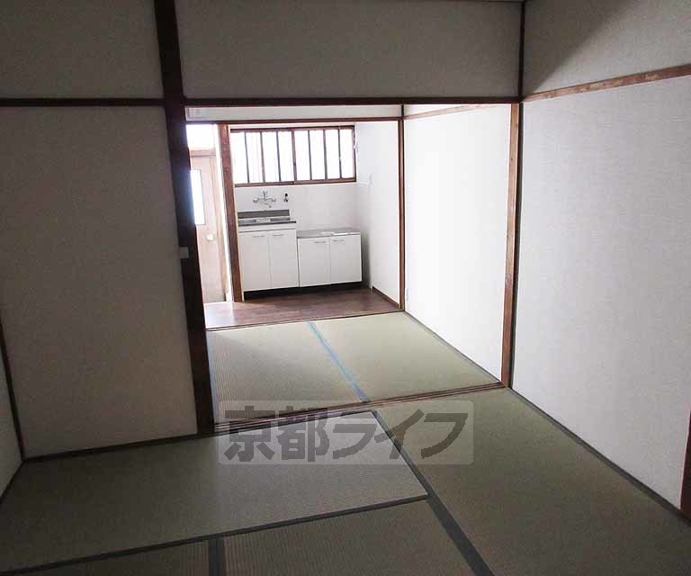 居室・リビング　畳のある和のお部屋！
