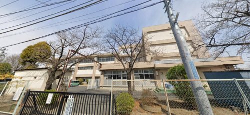 小学校　上尾市立鴨川小学校（小学校）まで745m