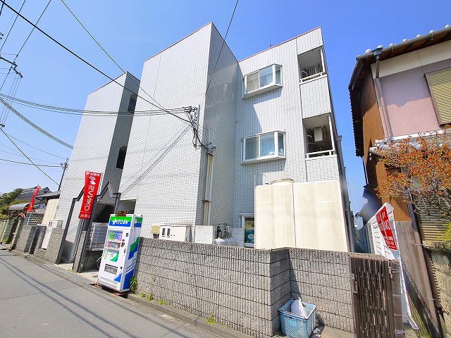 建物外観　落ち着いた雰囲気の外観です