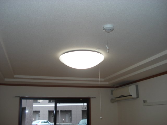 その他設備　洋室照明器具