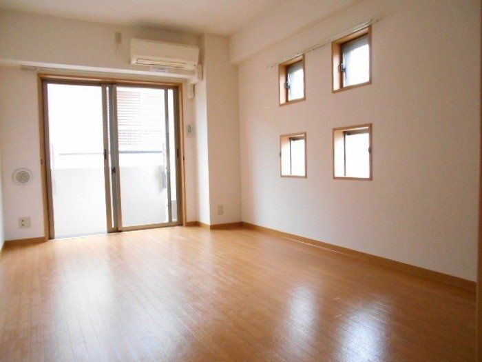 居室・リビング　この部屋は広いですよ