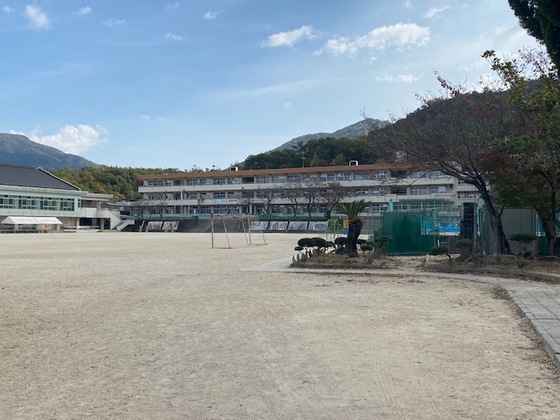 小学校　呉市立昭和中央小学校（小学校）まで1266m