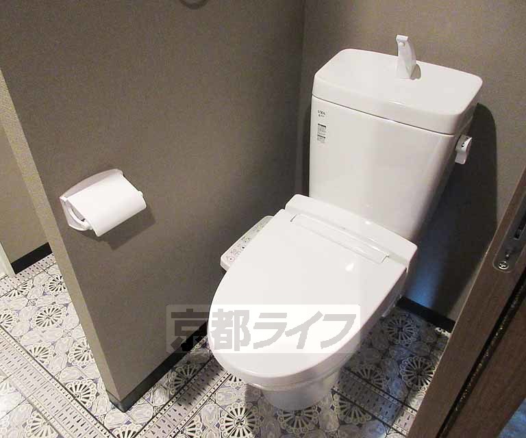 トイレ　ウォシュレット付きです！