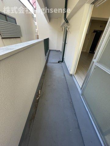 バルコニー　陽当たり良好なバルコニーです