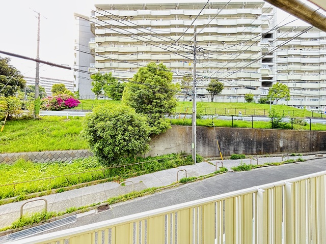 眺望　圧迫感がないので暮らしやすいお部屋です！