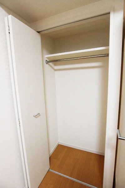 収納　★ハンガーラック付き収納★