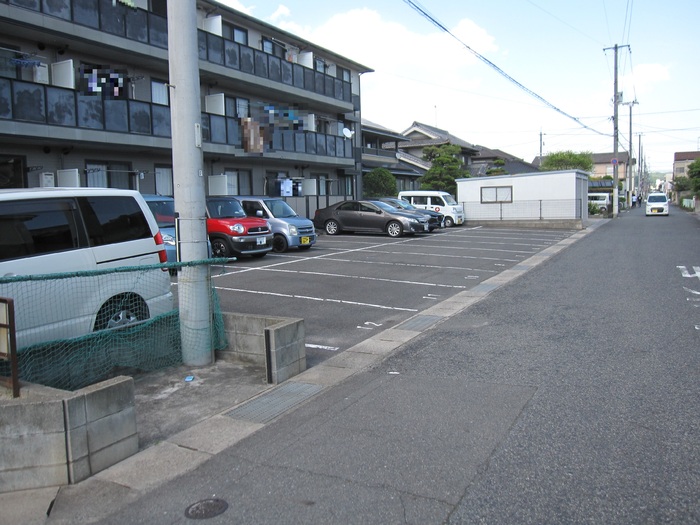 駐車場　駐車場