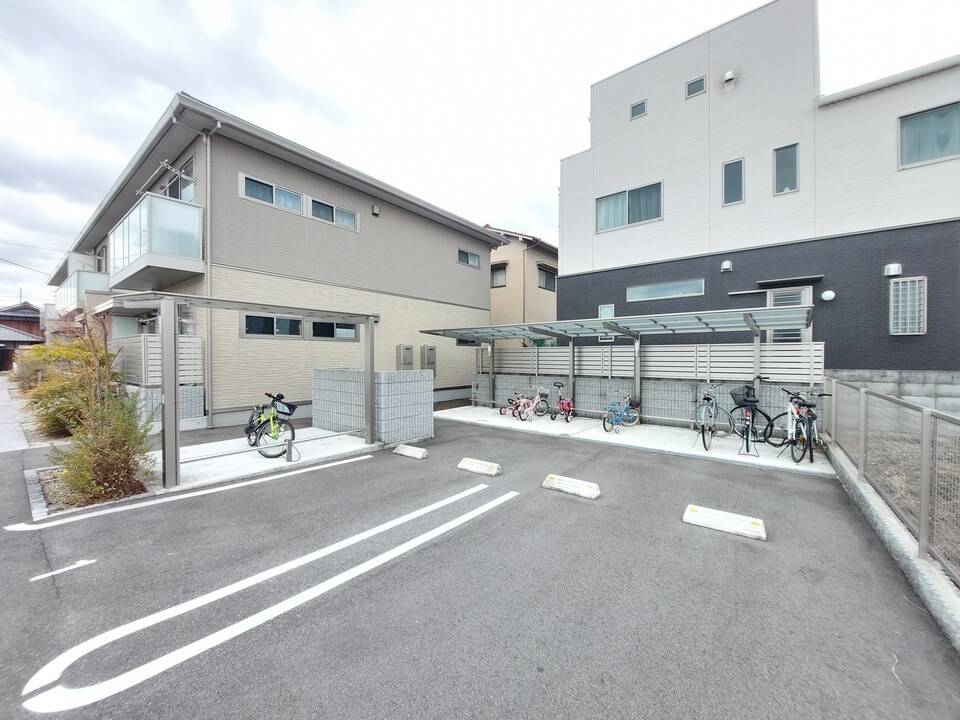 駐車場　駐輪場
